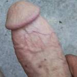 Outside jacking off mmm 😋