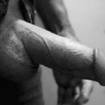 Homme Sexuelle - Noir et Blanc Classique: "Like a Rock" (And Juicy)