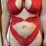Love her big natural tits and thick thighs in this outfit, isn't she so hot?