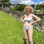 Do you like Petra in Lingerie? Would you like to unpack her? Petra in Dessous gefällt sie euch ? Habt ihr Lust sie aus zu packen ?