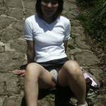 A lewd woman who begs a man she picked up at a tourist spot to take a picture of her embarrassing appearance, and then begs her to have sex