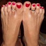 enjoy my red toes xoxo