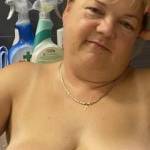 I love those saggy tits with those big nipples