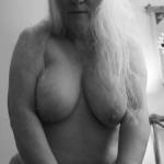 Femme Sexuelle - Noir et Blanc Classique: "Lots of Hair (And Big Tits)"