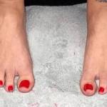 D's red toes would look sexy around my cock