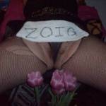 Sniff my "two lips"!!