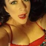 Mmmmm yeah I want a big fat cock in these holes...