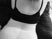 Let me get a “HELL YEAH” for doggystyle action... One of my faves!! 💋🔥💋