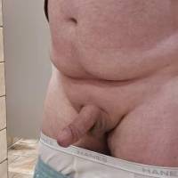 Quick dick pic in the mall bathroom.