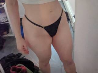 Very hot view in flip flops