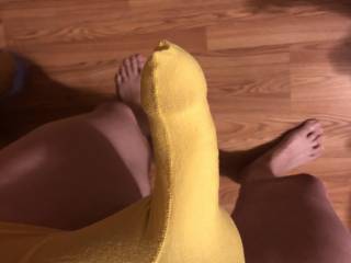 Any ladies up for a nice ripe banana!!!