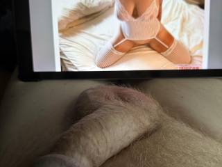 SweetnessXOXO ~ “Feeling a little submissive… got any ideas!”