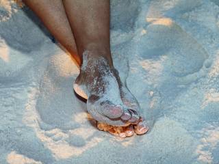 My sandy feet need your cum!