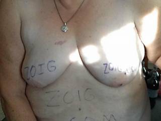 we love showing her tits on zoig