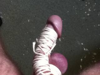 I need someone to help me tie up my cock and balls, restrain me, and make me play !  Who can help ?