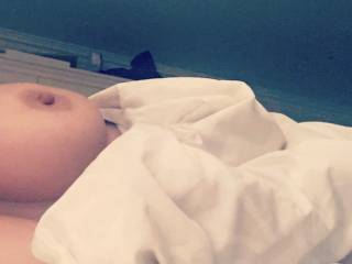 Wanna come back to bed?? ☺️