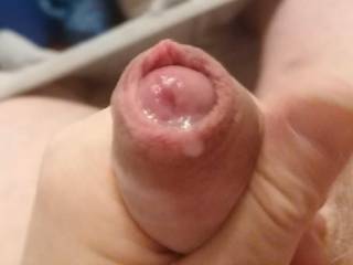 just playing a little bit wirh my dick. that\'s the result...🤤
