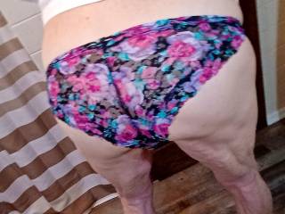 Is my ass hot?