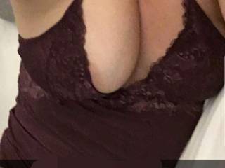 A little nip slip and smooth pussy!