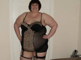 does she look good in this outfit?