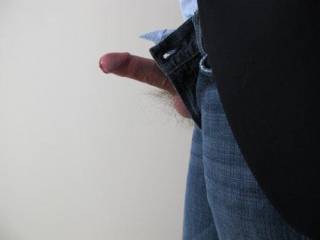 23 cm dick hardly fitted in the jeans and is now released.

Tell me how you like dicks in jeans