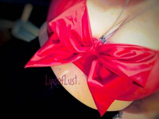 Before we all got tired of wearing festive colours 😋 Live on cam in Zoig Chat Room just prior to Christmas 2025