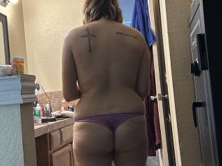 Ass looks good in a thong, better with out 🤤