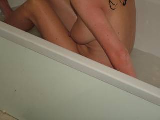 wife all wet in the bath i like wet mmmmm