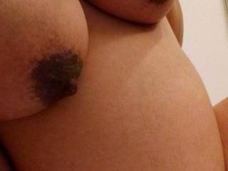 My lover sending nudes when she was pregnant,  thaats why her nipples and aeriolas so dark. Shes a great fuck