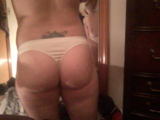 I just want to motorboat those sweet cheeks