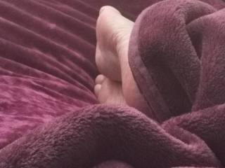So badly wanted to cum on her soles