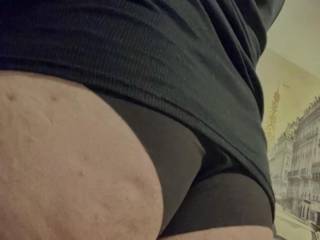 Plz who wants to spread this white juicy ass and stretch me going deep then making me swallow that fucking hot yummy load?