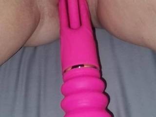 I use.the fucking machine dildo on her pussy