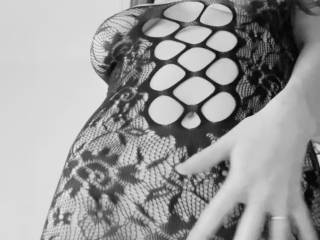 In a deep session with my favourite toys. My man stumbled in and hello! So took a couple of pics.