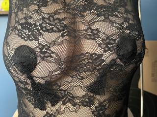 Hubby bought me some new lingerie so I had to add some pasties to the look. Just recreating a look we saw at a burlesque show. Hope you all like the view. 💋