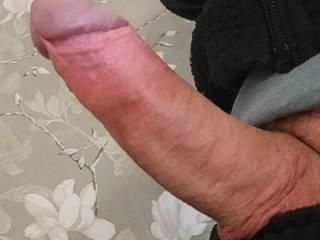 I guess know what this cock wants...
