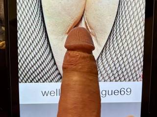 Mmmmm just showing my appreciation to the gorgeous Wellhungtongue69 and her luscious beautiful sexy anss and wet pussy. . 😛❤️‍🔥💦💦💦💦💦💦💦❤️‍🔥Thank you for all your likes❤️‍🔥🌹