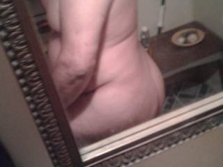 Taking self shots of my ass, n body.