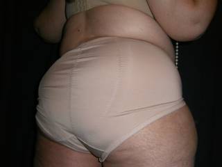 5 pics for you of my round bbw ass in big panties.
