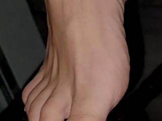 Sexy feet needs your cock