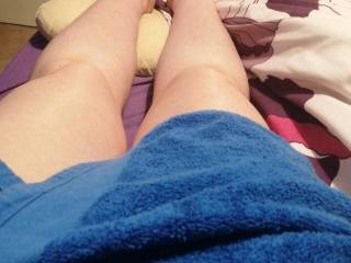 Fresh out of the shower. I really should\'ve shaved my legs. OOPS!