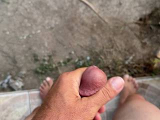 Was reading some hot stories online and got horny.  Love to finish off outdoors.  Outdoor cums are the best!