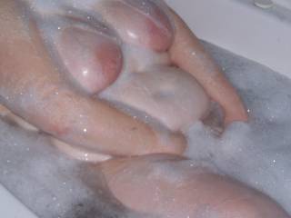 MMMMMMMMM I do like bath time!