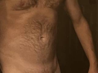 Doing a frontal selfie. Hard or hanging?