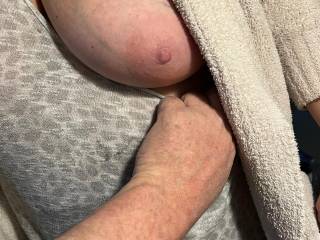 hey guy\'s wanna cum suck on this