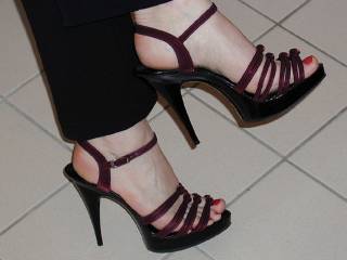 very beautiful ... love the heels
