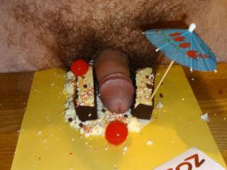 Something\'s not quite right with my banana split and there\'s hair in it!