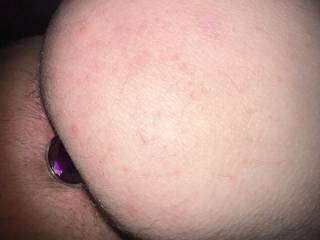 A little anal butt plug jewel for you this time brought 3 all different sizes this is the small one to begin with will be using all 3 next week will be the medium sized one do you like ??