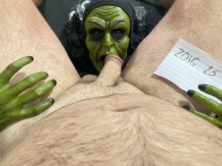 I nightmare about a zombie sucking me off 🍆💋