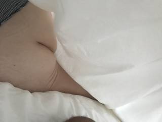 Mature wife\'s sexy ass